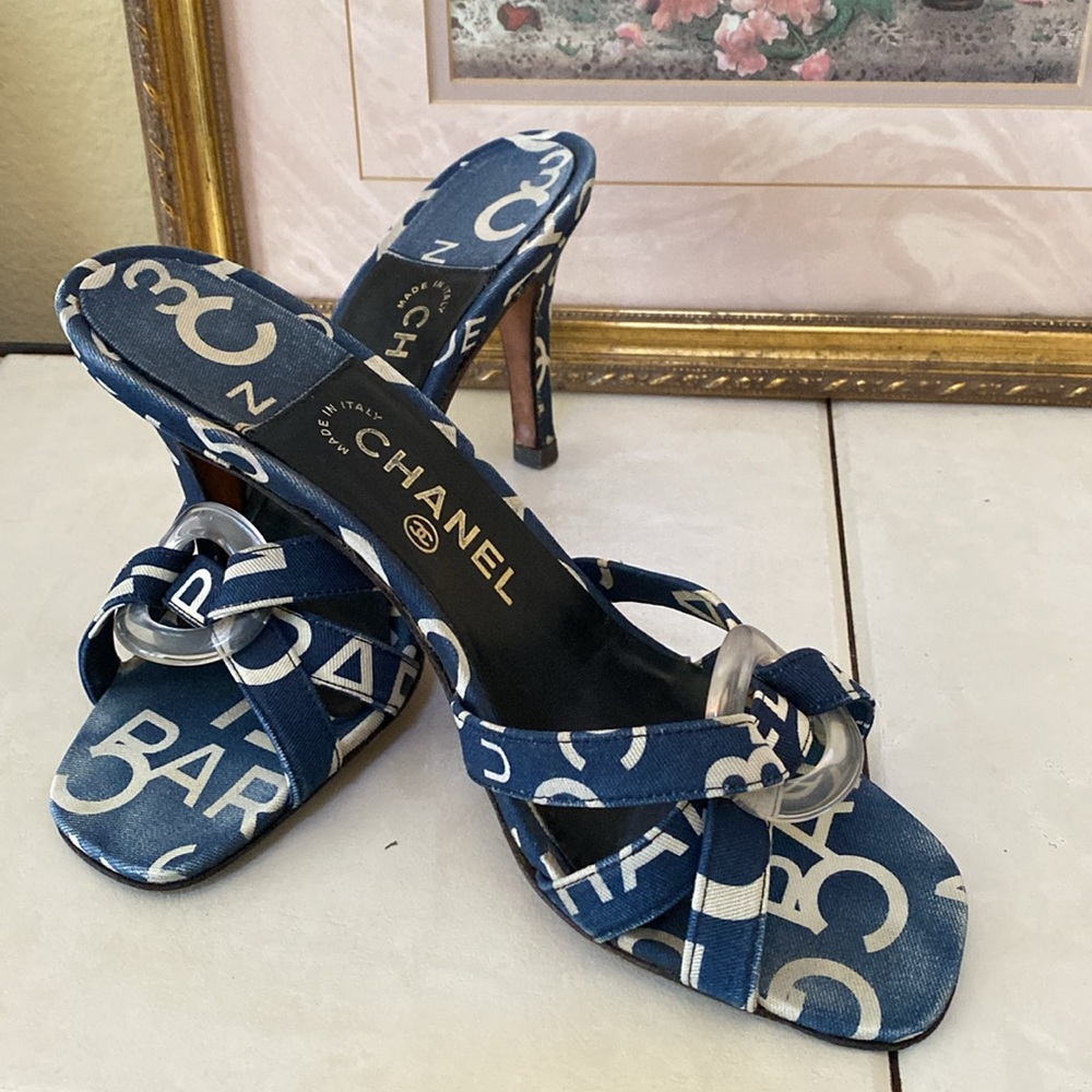 Rare Chanel 2004 cruise denim and lucite link slides sandals 39